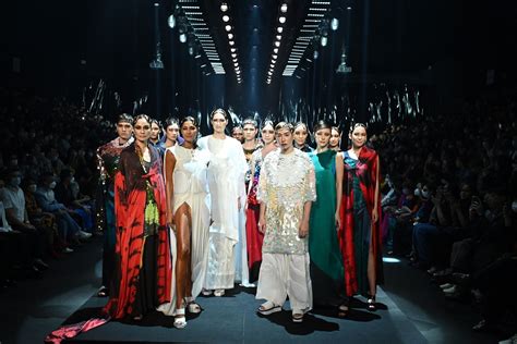  Bangkok Fashion Week: Una explosión de colores y una ventana a la identidad tailandesa