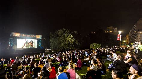  El Festival de Cine de Kuala Lumpur: Una celebración del cine independiente y la visión visionaria de Raja Mukun